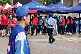 斯基拉：一家沙特俱乐部有意若日尼奥，已就此展开谈判